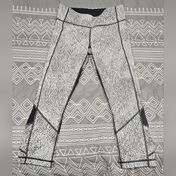 lululemon athletica Pants - Lululemon Pace Rival Cropped Leggings Size 6
